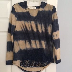 Vintage Havana hooded top with lace front pocket